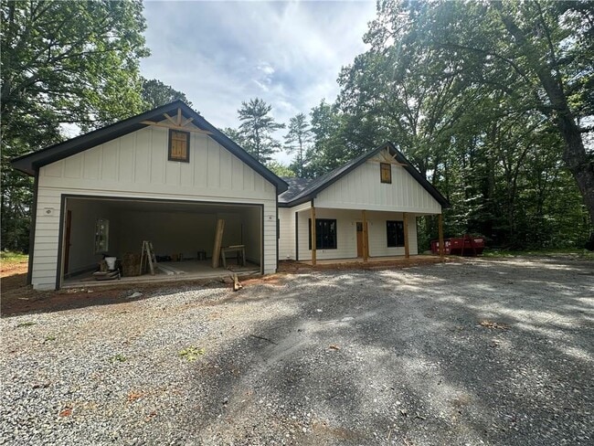 2263 Hwy 19 N in Dahlonega, GA - Building Photo - Building Photo