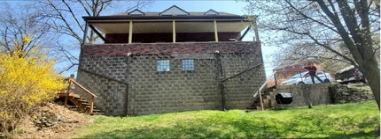202 Long Road in Pittsburgh, PA - Foto de edificio - Building Photo