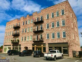 125 Tribble Gap Rd in Cumming, GA - Building Photo