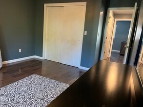 5455 N Main St, Unit 4F in Fall River, MA - Foto de edificio - Building Photo