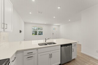 1366 Tarflower Dr in Winter Springs, FL - Building Photo - Building Photo