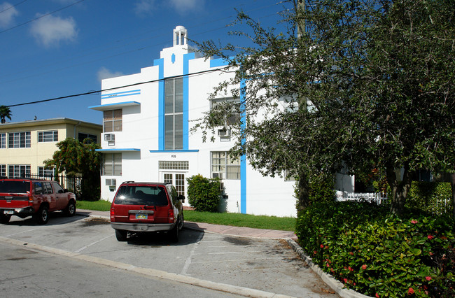 1935 Calais Dr in Miami Beach, FL - Building Photo - Building Photo