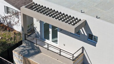 7310 SW 63rd Ct in South Miami, FL - Building Photo - Building Photo