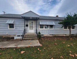 400-402 Barth Ave in Richland, WA - Building Photo