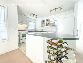 7707 Martha's Haven Park NE in Calgary, AB - Building Photo - Building Photo