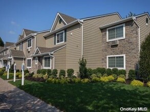 171 Cassa Loop-Unit -171 in Holtsville, NY - Building Photo - Building Photo