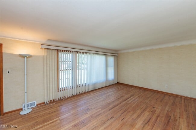property at 2207 Campus Rd