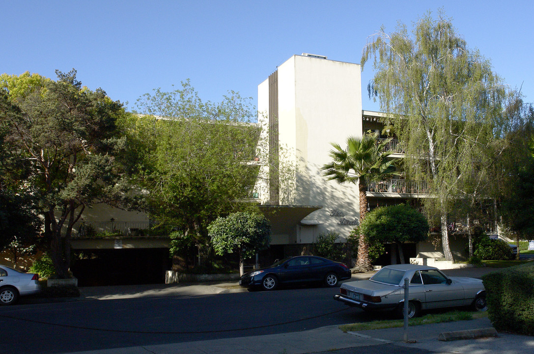 10 Birch Street in Redwood City, CA - Foto de edificio