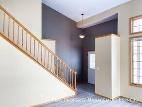 4 Bedroom 3.5 Bathroom Single Family Townh in Sioux Falls, SD - Building Photo - Building Photo
