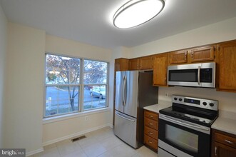 6629 Medinah Ln, Unit 3 in Alexandria, VA - Building Photo - Building Photo