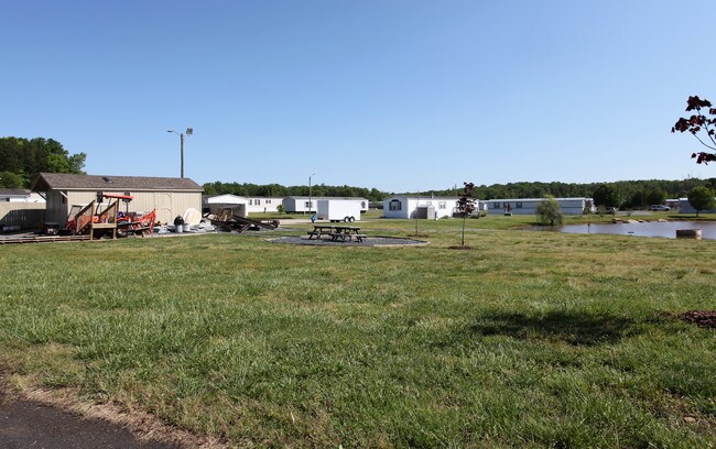 North Meadows Manufactured Home Community in Randleman, NC - Foto de edificio - Building Photo