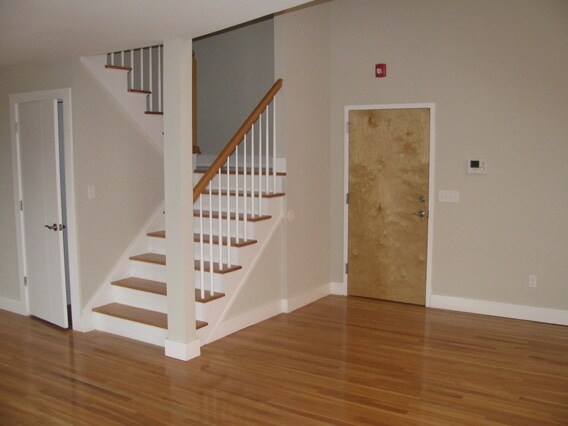 256 Reock St in Orange, NJ - Foto de edificio - Interior Photo