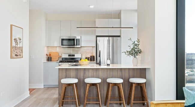 1137 W Van Buren St, Unit 7