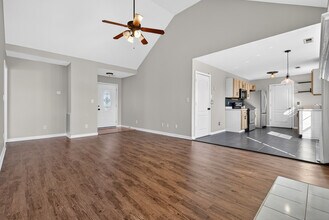 3693 S Jot Dr in Clarksville, TN - Building Photo - Building Photo