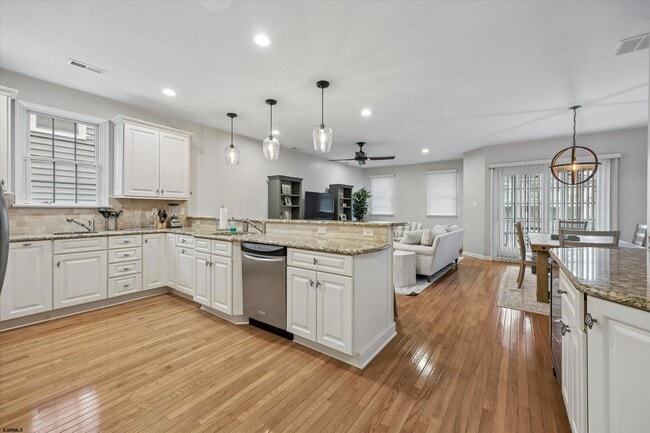 113 N Adams Ave in Margate City, NJ - Building Photo - Building Photo