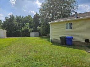 15 Meadowview Terrace in Westerly, RI - Building Photo - Building Photo