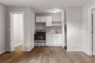 133 W Ridgewood Ave in Red Bank, TN - Building Photo