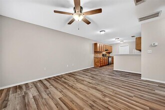 907 W Birge St in Sherman, TX - Building Photo - Building Photo