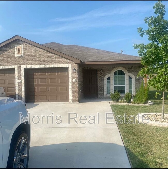 property at 1331 Calle Bronce