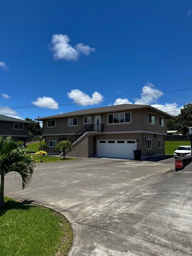1767 Kilauea Ave in Hilo, HI - Building Photo - Building Photo