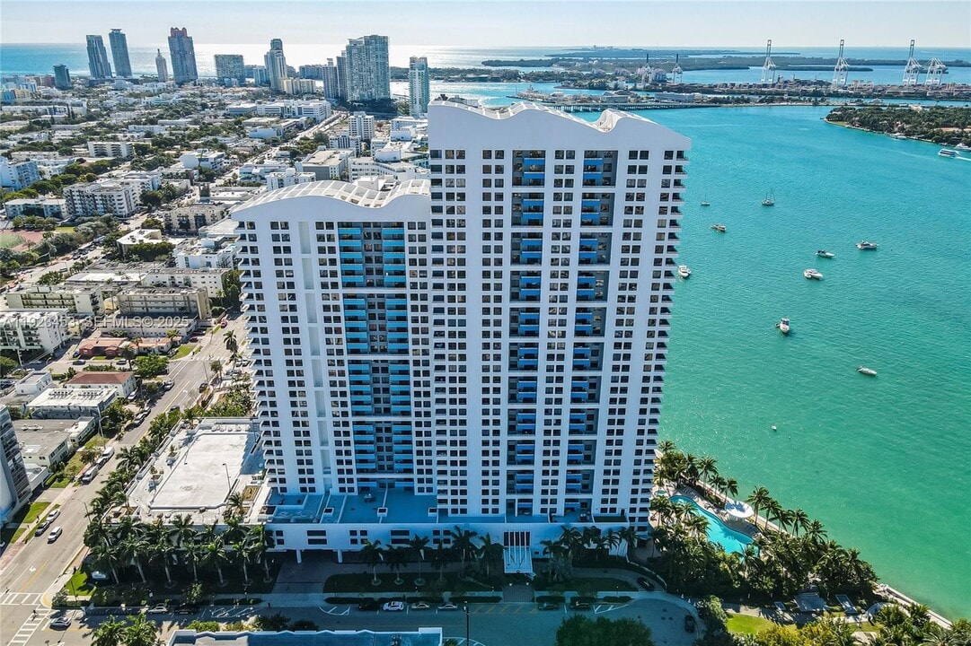 1330 West Ave in Miami Beach, FL - Building Photo