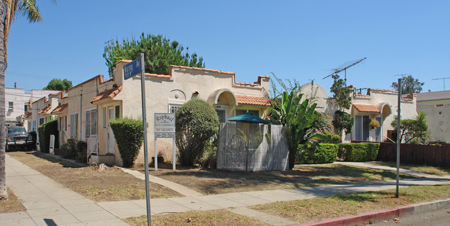 750-756 N Edinburgh Ave in Los Angeles, CA - Foto de edificio - Building Photo