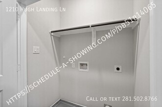 1210 Hugh Lndg Rd in Houston, TX - Building Photo - Building Photo