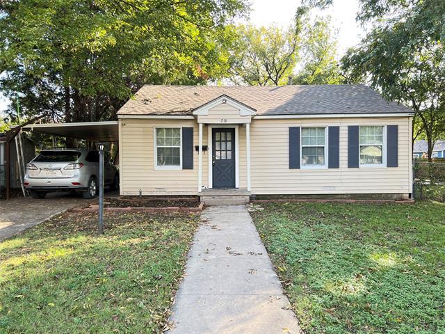 718 Coit St in Denton, TX - Building Photo