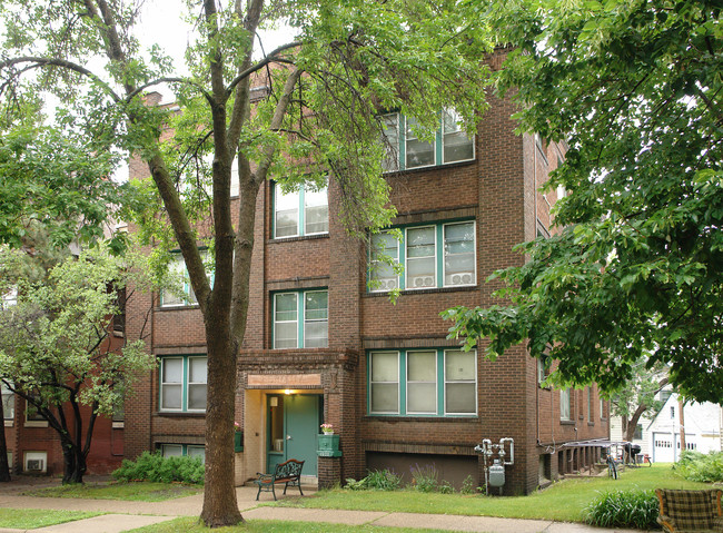 1923 Feronia Ave in St. Paul, MN - Foto de edificio - Building Photo