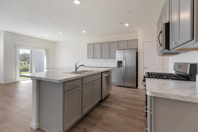 property at 2283 Horseshoe Cir