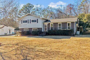 908 Ryecroft Rd in Pelham, AL - Building Photo