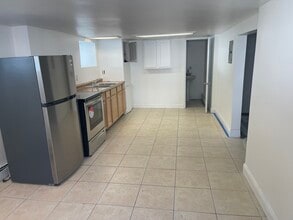 463 Gibbs Pond Rd, Unit Back in Nesconset, NY - Foto de edificio - Building Photo