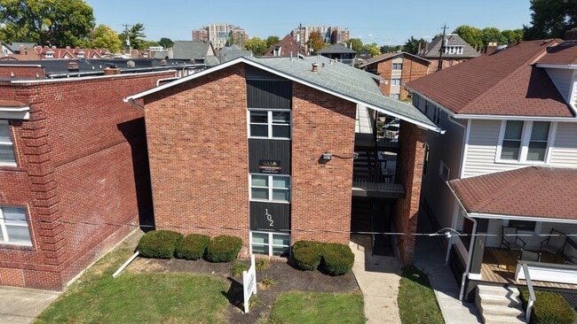 property at 102 W 8th Ave