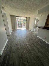 706 Executive Center Dr in West Palm Beach, FL - Building Photo - Building Photo