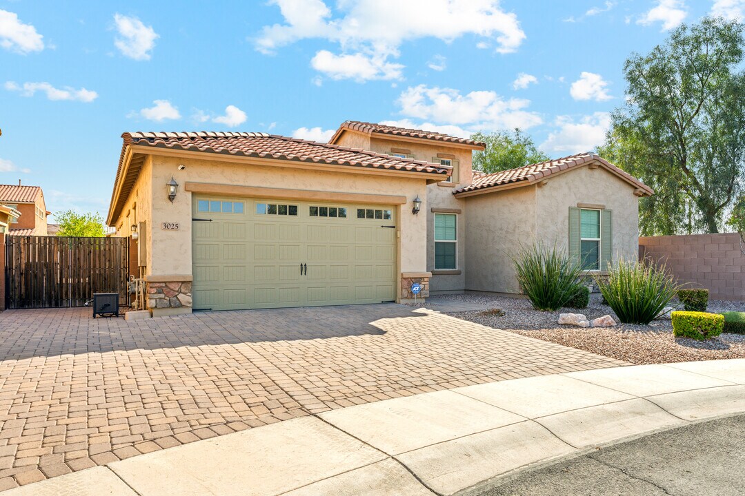 3025 E Locust Ct in Chandler, AZ - Foto de edificio