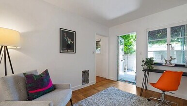 5340 Village Green in Los Angeles, CA - Building Photo - Building Photo