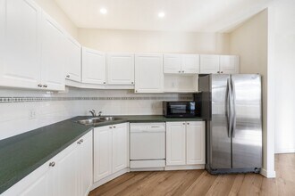 5201-5201 Dalhousie Dr NW in Calgary, AB - Building Photo - Building Photo