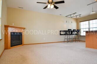 15221 Alpine Dr in Urbandale, IA - Building Photo - Building Photo