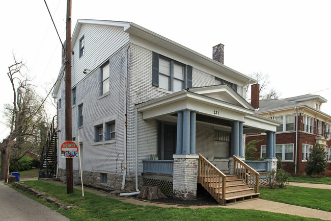 231 E Maxwell St in Lexington, KY - Foto de edificio - Building Photo