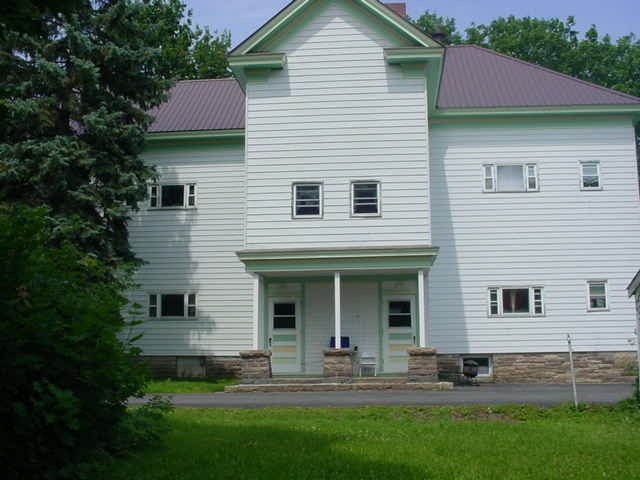 25 Fort Covington St in Malone, NY - Foto de edificio