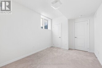 100 Nottingham Rd in Barrie, ON - Building Photo - Building Photo