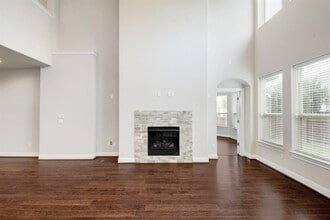 5644 Siragusa Dr in Bee Cave, TX - Building Photo - Building Photo