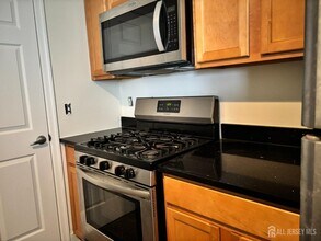 263 Samuel Cir in Sayreville, NJ - Building Photo - Building Photo