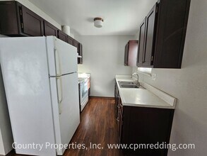 1004 2nd St in Redding, CA - Foto de edificio - Building Photo