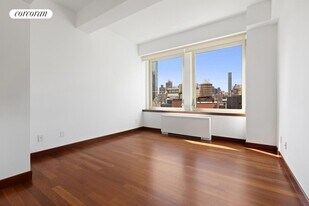 305 E 63rd St in New York, NY - Building Photo