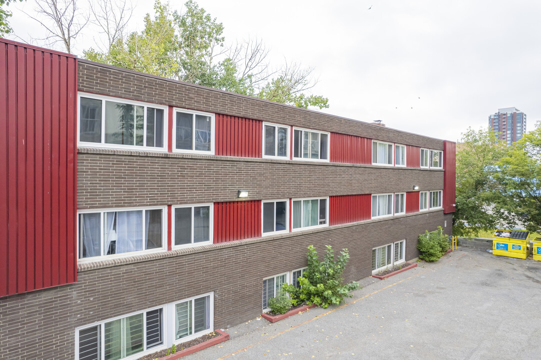 Weston Apartments in Calgary, AB - Building Photo