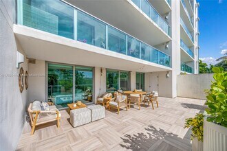 1025 92nd St in Bay Harbor Islands, FL - Building Photo - Building Photo