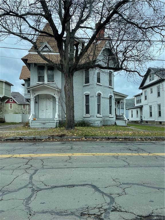 422 W Church St in Elmira, NY - Foto de edificio - Building Photo