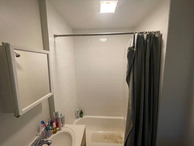 14 Fairmount St, Unit 3 in Medford, MA - Building Photo - Building Photo