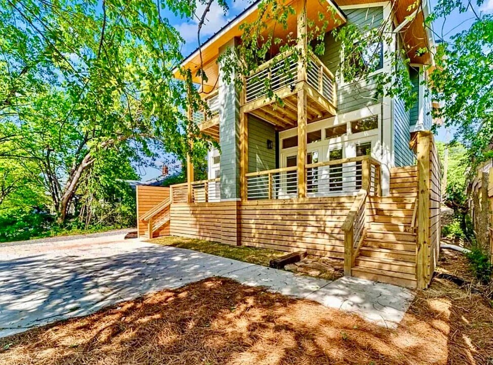 1213 N Hyde Park Ave in Durham, NC - Building Photo